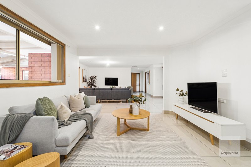 Photo - 20 Parmelia Drive, Taylors Lakes VIC 3038 - Image 3