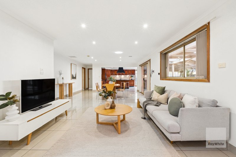 Photo - 20 Parmelia Drive, Taylors Lakes VIC 3038 - Image 4