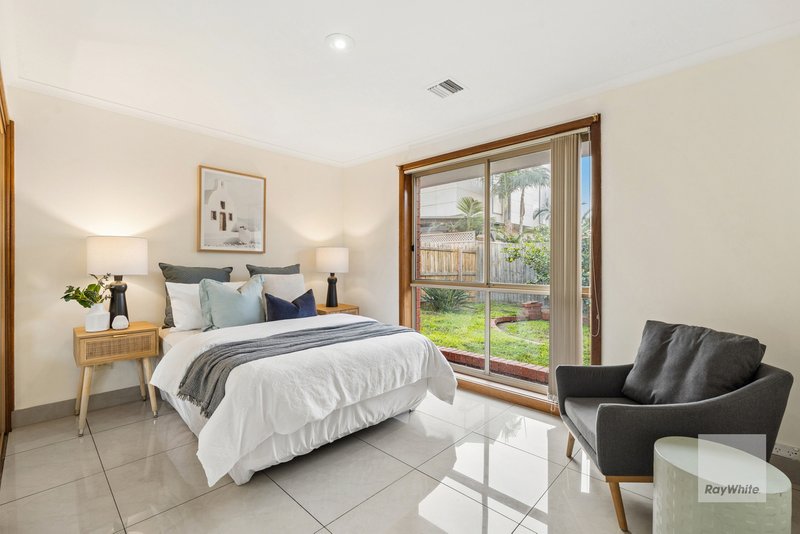 Photo - 20 Parmelia Drive, Taylors Lakes VIC 3038 - Image 9