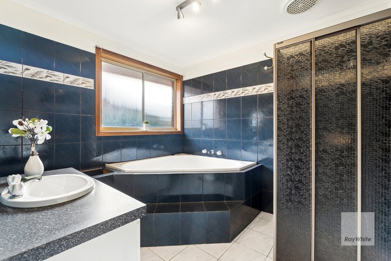Photo - 20 Parmelia Drive, Taylors Lakes VIC 3038 - Image 10