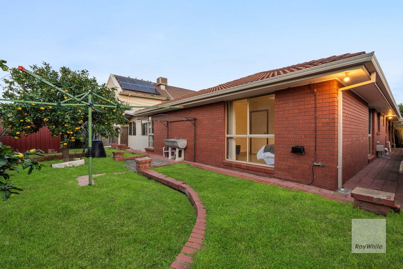 Photo - 20 Parmelia Drive, Taylors Lakes VIC 3038 - Image 13
