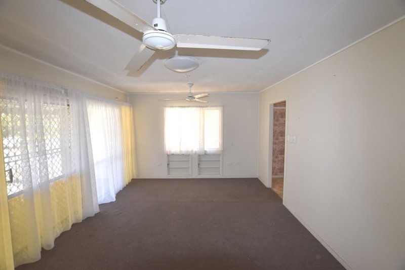 Photo - 20 Paterson Street, West Gladstone QLD 4680 - Image 3