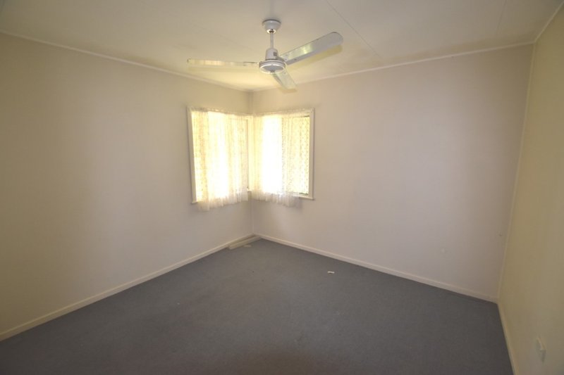 Photo - 20 Paterson Street, West Gladstone QLD 4680 - Image 6