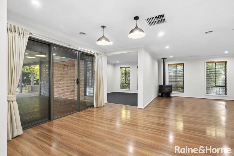 Photo - 20 Patterson Drive, Kyneton VIC 3444 - Image 3