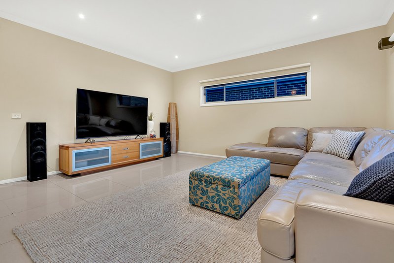 Photo - 20 Penfold Street, Craigieburn VIC 3064 - Image 12