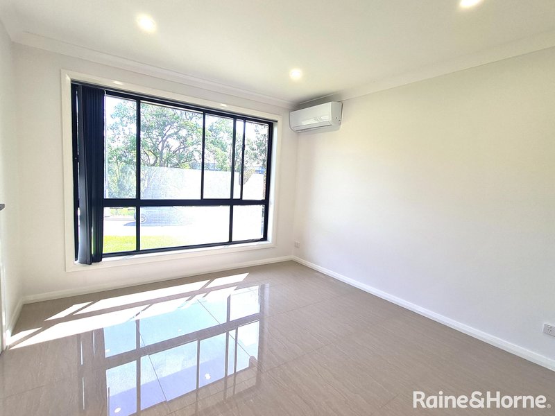 Photo - 20 Percival Avenue, Ingleburn NSW 2565 - Image 4