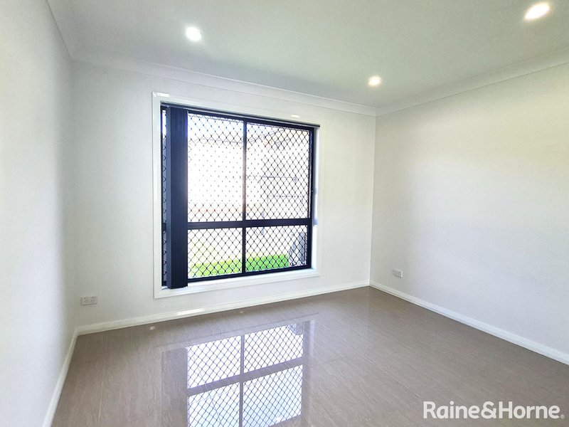 Photo - 20 Percival Avenue, Ingleburn NSW 2565 - Image 7