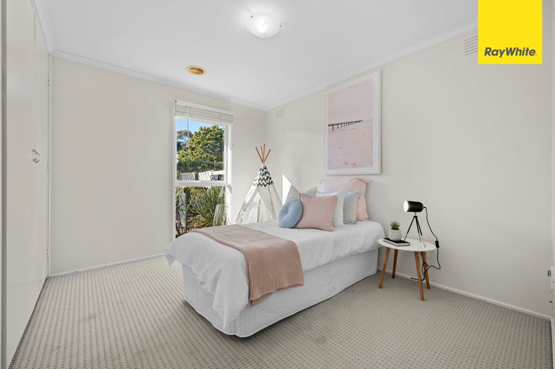 Photo - 20 Perry Close, Melton VIC 3337 - Image 3