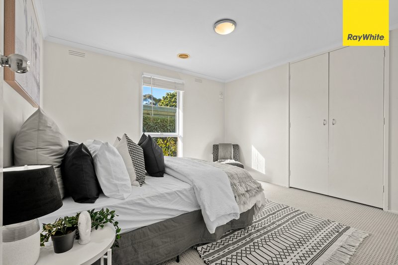 Photo - 20 Perry Close, Melton VIC 3337 - Image 5