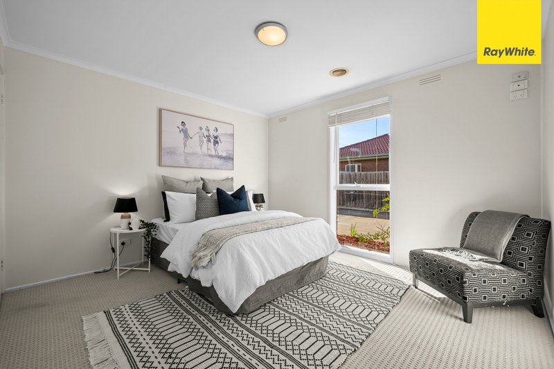 Photo - 20 Perry Close, Melton VIC 3337 - Image 6