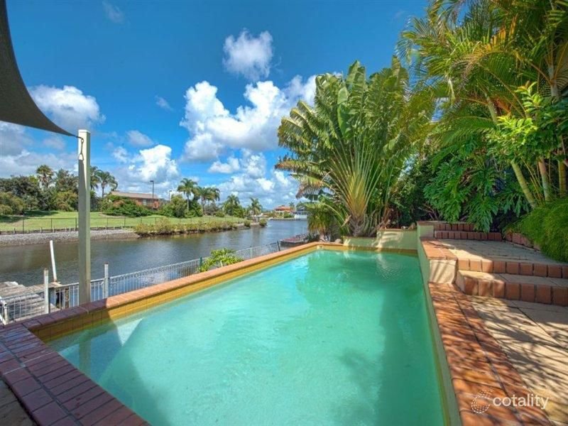 20 Peter Blondell Drive, Mermaid Waters QLD 4218