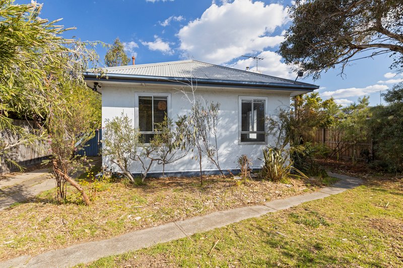 20 Pettitt Crescent, Norlane VIC 3214