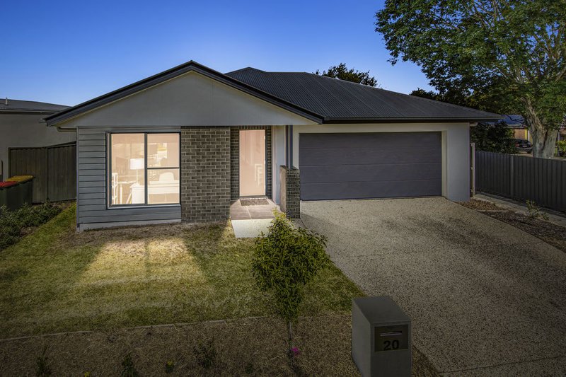 Photo - 20 Pinnibar Street, Bridgeman Downs QLD 4035 - Image 1