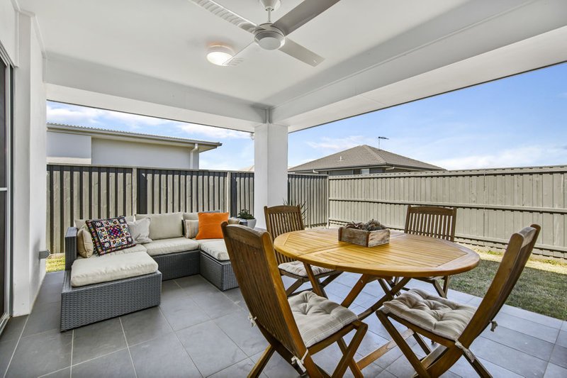 Photo - 20 Pinnibar Street, Bridgeman Downs QLD 4035 - Image 24