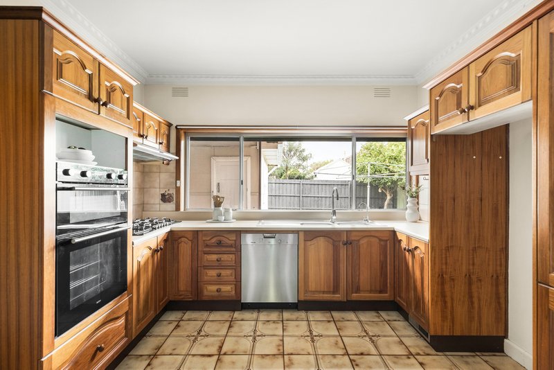 Photo - 20 Prendergast Street, Pascoe Vale South VIC 3044 - Image 6