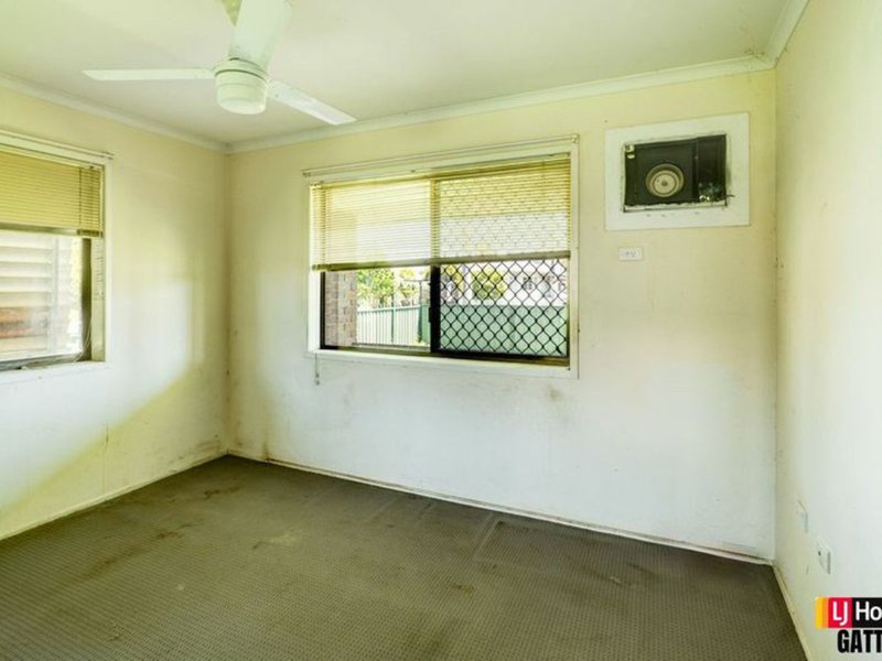 Photo - 20 Pryde Street, Lowood QLD 4311 - Image 10