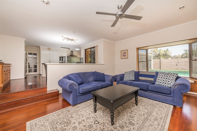 Photo - 20 Quarndon Close, Carine WA 6020 - Image 6