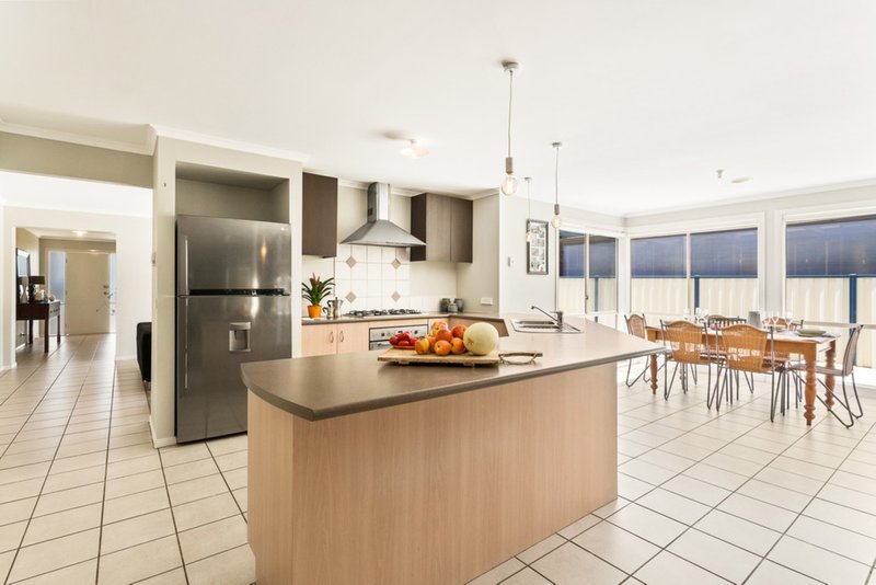 Photo - 20 Quartz Grove, Epping VIC 3076 - Image 2