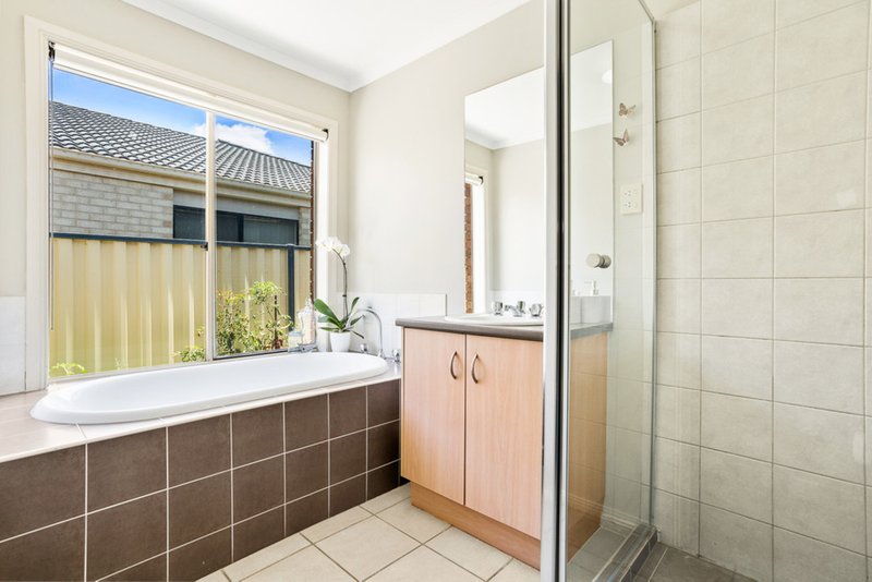 Photo - 20 Quartz Grove, Epping VIC 3076 - Image 7