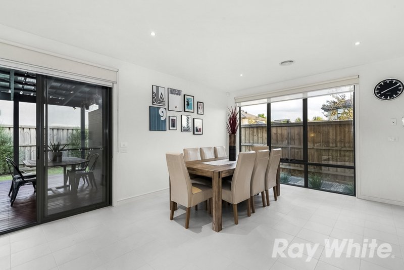 Photo - 20 Queensberry Circuit, Mulgrave VIC 3170 - Image 7