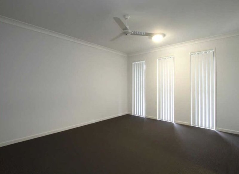 Photo - 20 Retreat Crescent, Narangba QLD 4504 - Image 3