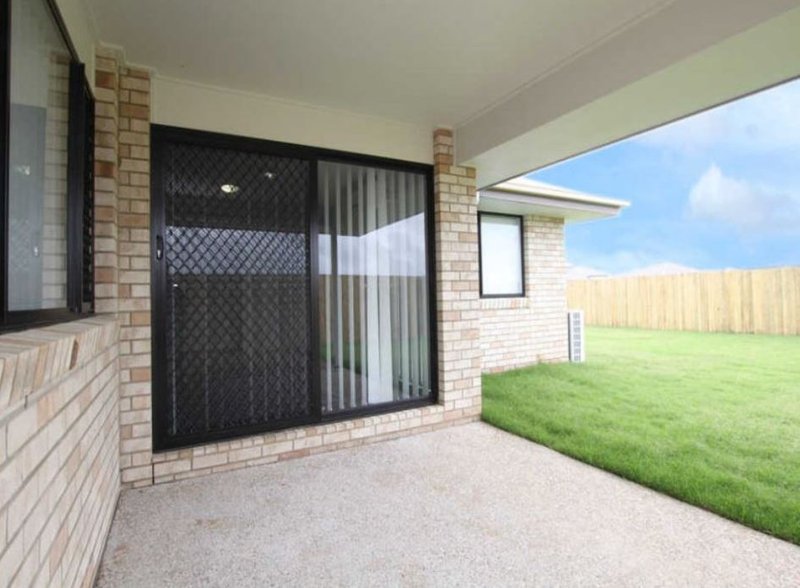 Photo - 20 Retreat Crescent, Narangba QLD 4504 - Image 12