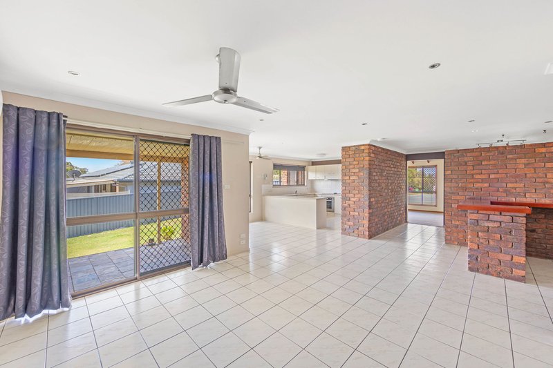 Photo - 20 Ridgevale Drive, Helensvale QLD 4212 - Image 5