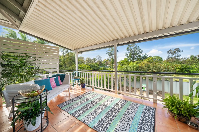 Photo - 20 Riversleigh Road, Beachmere QLD 4510 - Image 9