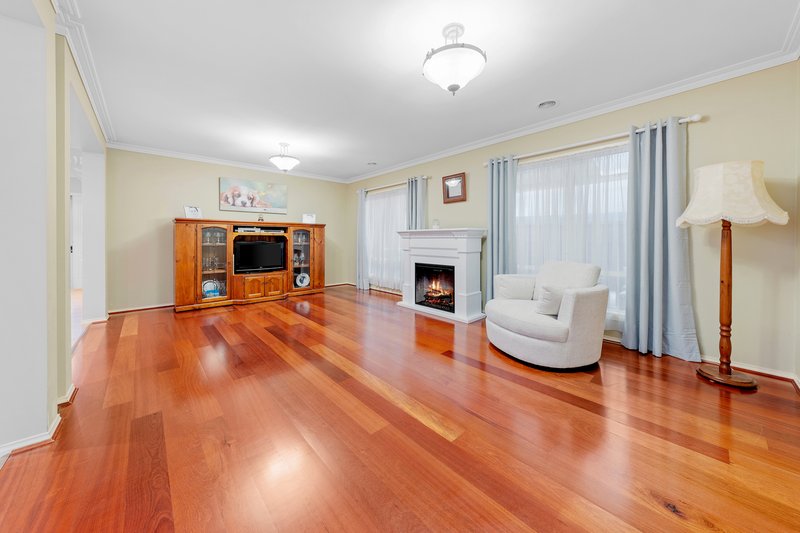 Photo - 20 Robina Road, Sydenham VIC 3037 - Image 2