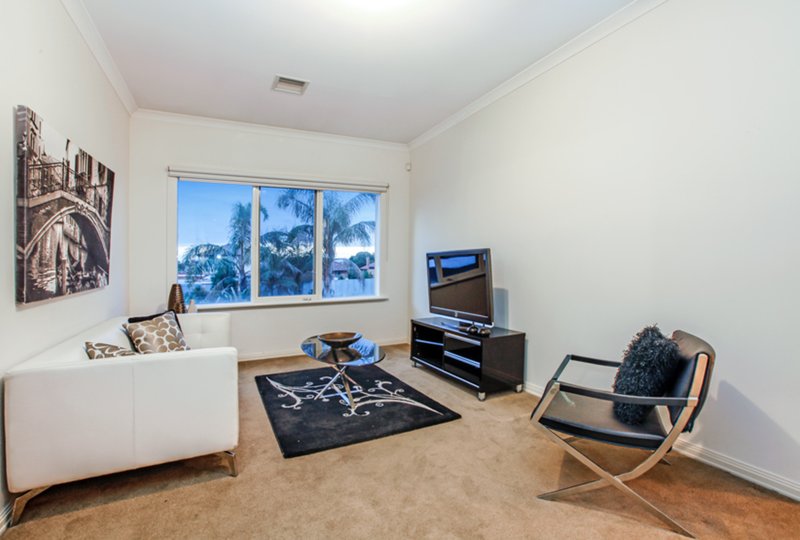 Photo - 20 Robins Avenue, Reservoir VIC 3073 - Image 8