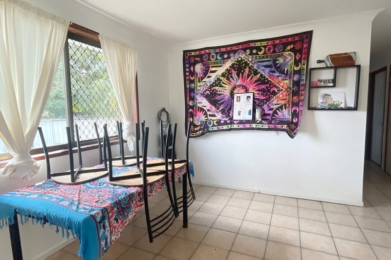 Photo - 20 Robinson Street, Taranganba QLD 4703 - Image 3