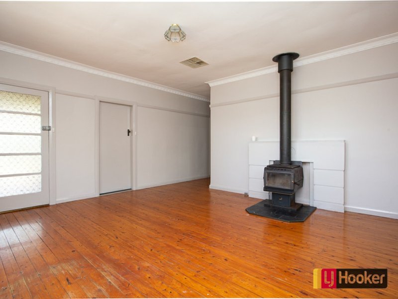 Photo - 20 Robyn Street, Tamworth NSW 2340 - Image 10