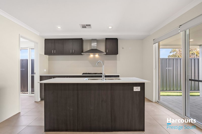 Photo - 20 Rondane Street, Baldivis WA 6171 - Image 3