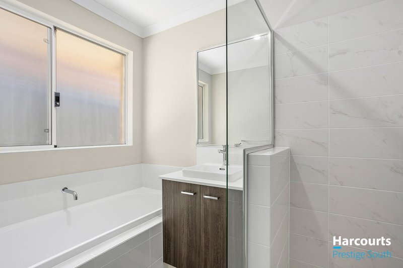 Photo - 20 Rondane Street, Baldivis WA 6171 - Image 9