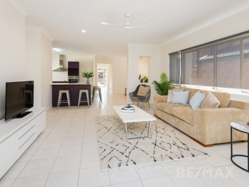 Photo - 20 Royal Links Drive, Robina QLD 4226 - Image 3