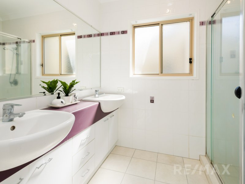 Photo - 20 Royal Links Drive, Robina QLD 4226 - Image 15