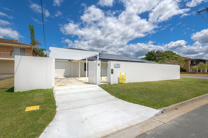 Photo - 20 Runaway Bay Avenue, Runaway Bay QLD 4216 - Image 17