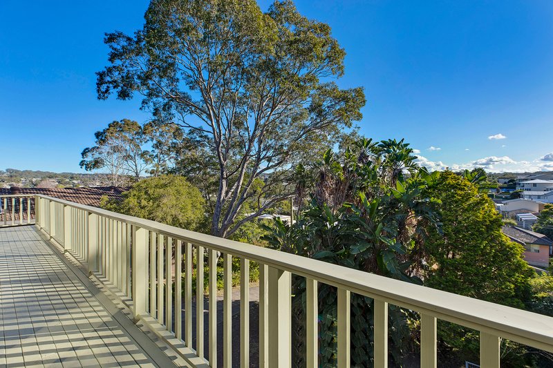 Photo - 20 Rysdyk Parade, Wamberal NSW 2260 - Image 3