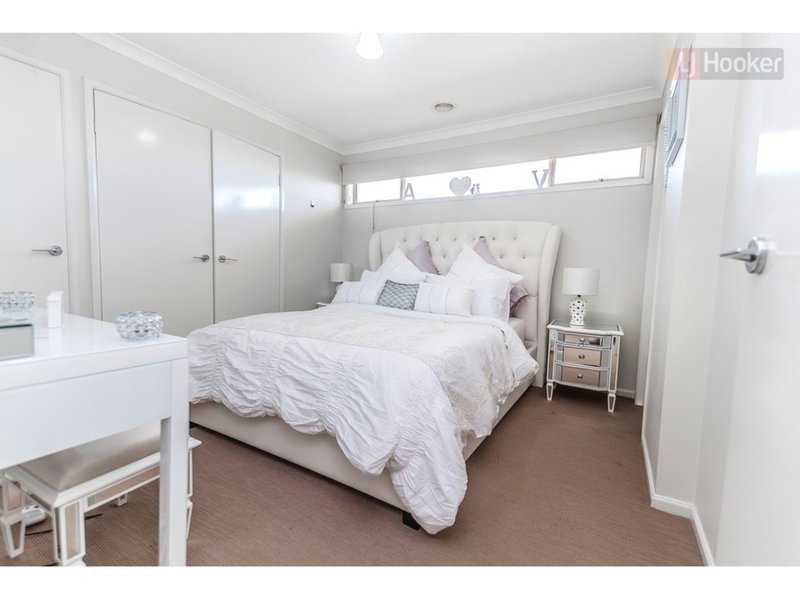 Photo - 20 Saint Road, Craigieburn VIC 3064 - Image 7