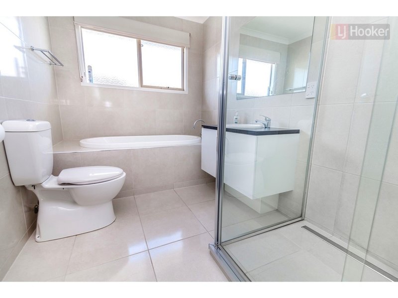 Photo - 20 Saint Road, Craigieburn VIC 3064 - Image 9