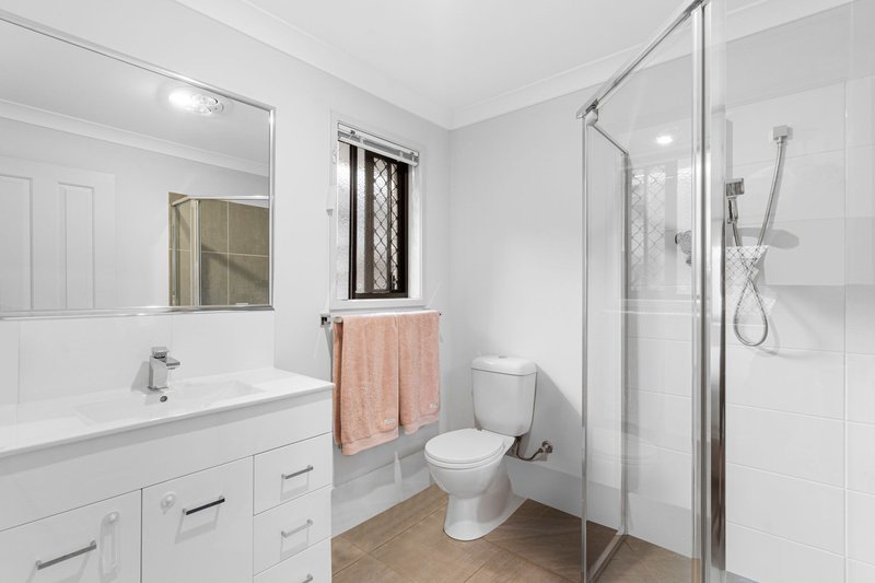 Photo - 20 Samford Drive, Holmview QLD 4207 - Image 3