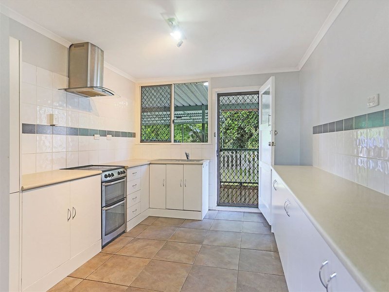 Photo - 20 Sanananda Street, Darra QLD 4076 - Image 3