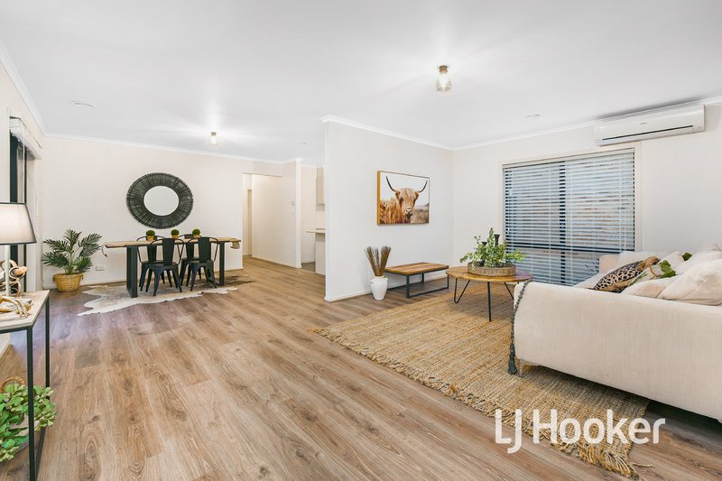 Photo - 20 Scarlet Crescent, Pakenham VIC 3810 - Image 3