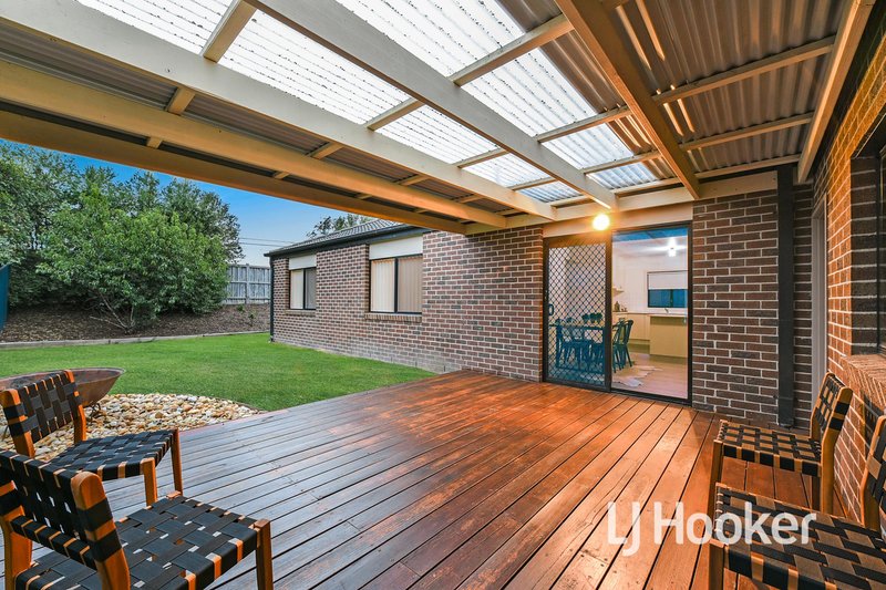 Photo - 20 Scarlet Crescent, Pakenham VIC 3810 - Image 15