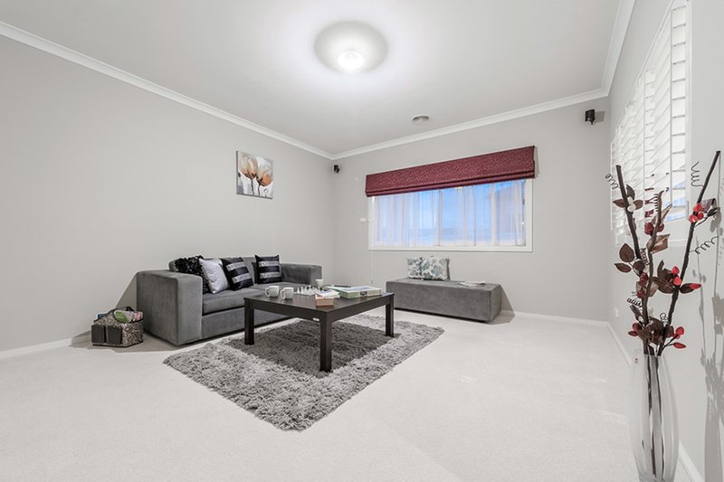 Photo - 20 Scottsdale Court, Craigieburn VIC 3064 - Image 7