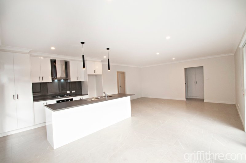 Photo - 20 Scremin Grove, Griffith NSW 2680 - Image 6