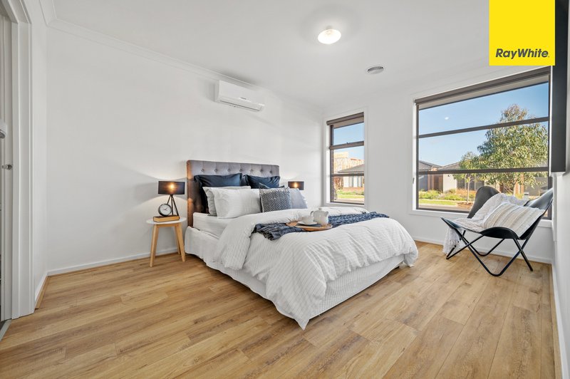 Photo - 20 Shadow Street, Deanside VIC 3336 - Image 2