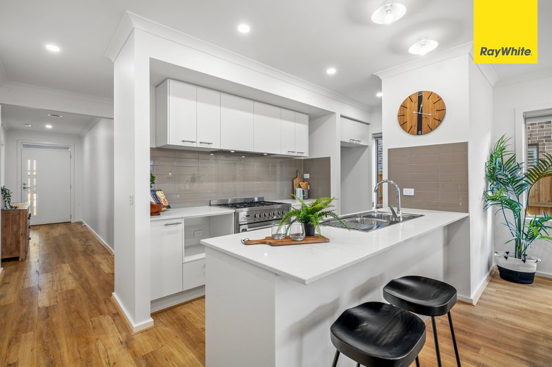 Photo - 20 Shadow Street, Deanside VIC 3336 - Image 4