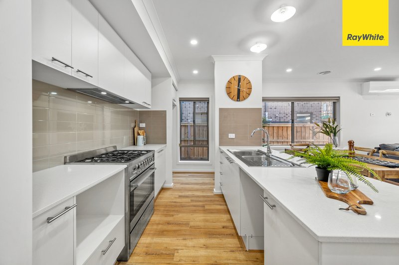 Photo - 20 Shadow Street, Deanside VIC 3336 - Image 5