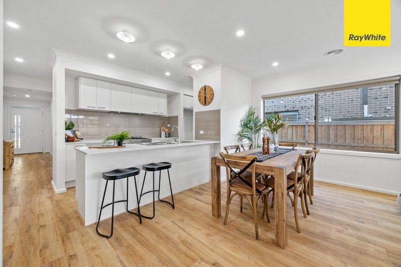 Photo - 20 Shadow Street, Deanside VIC 3336 - Image 6